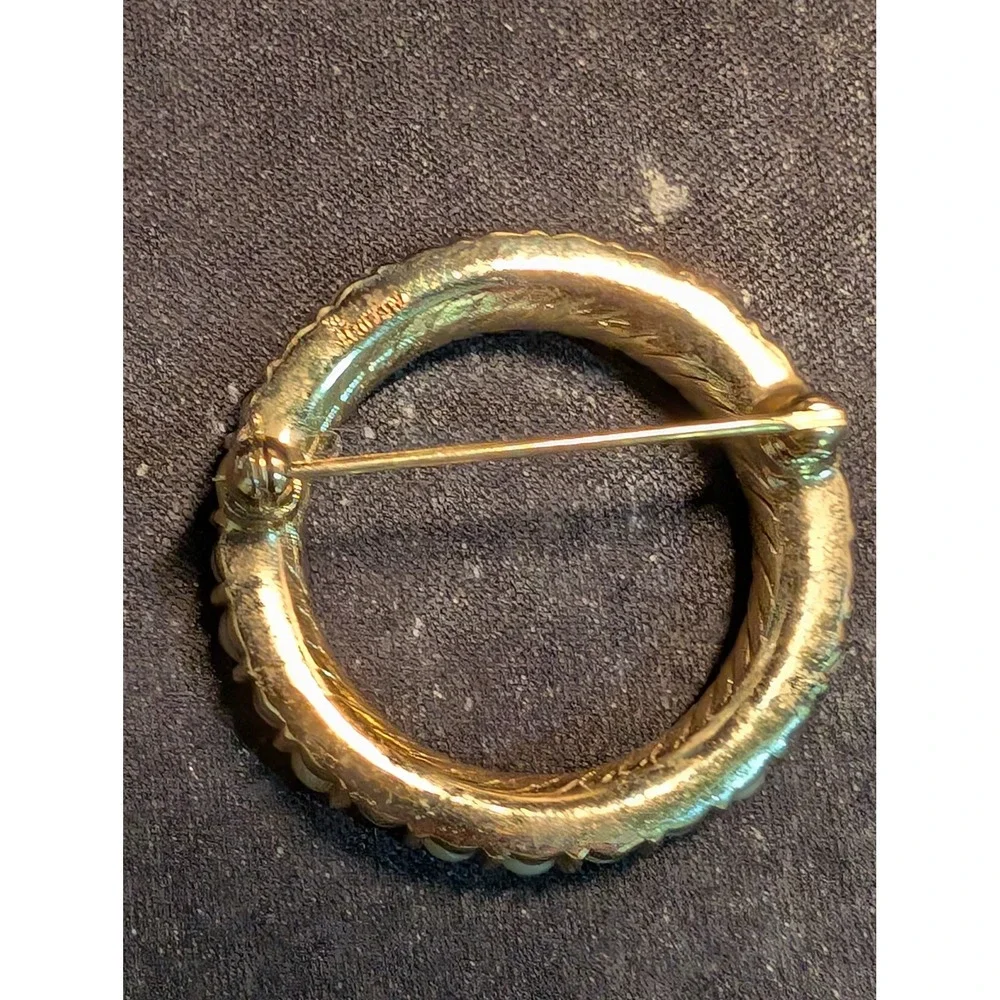 Vintage Trifari Gold Tone Faux Pearl Wreath Circle Brooch Pin Classic Jewelry